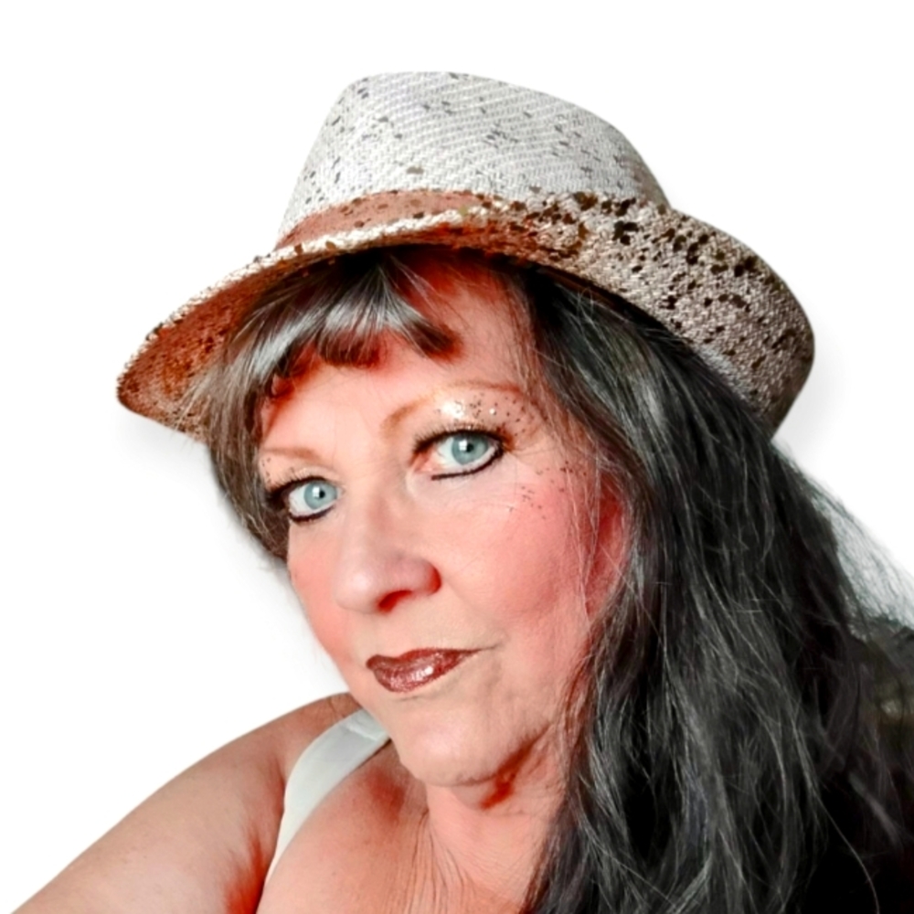 Meet your Posher, Liz - Picture 9 of 16